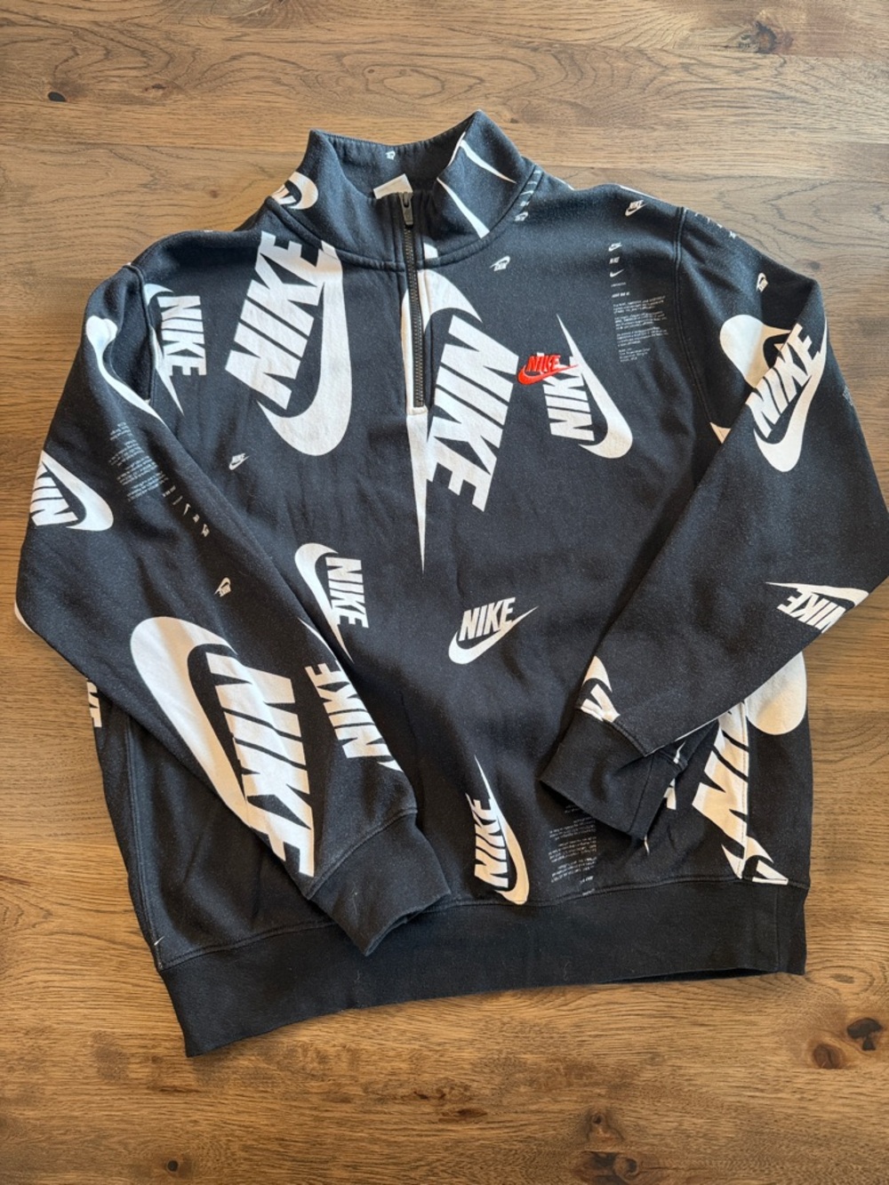 Nike Men's Large Black and White 1/4 Zip Sweatshirt